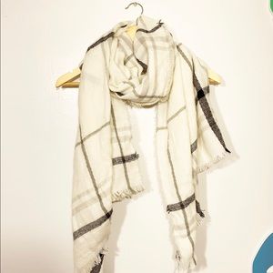 OLD NAVY ✨ NWT Cream Plaid Scarf